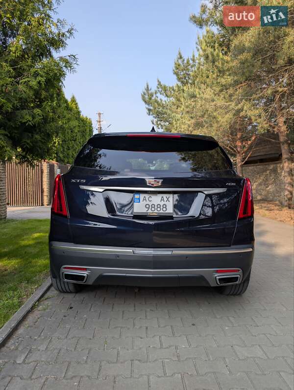 Внедорожник / Кроссовер Cadillac XT5 2021 в Луцке