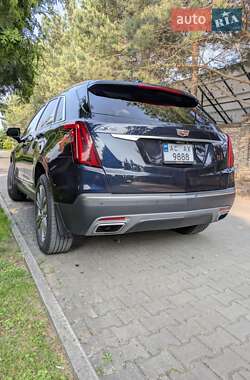 Внедорожник / Кроссовер Cadillac XT5 2021 в 
