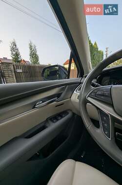 Внедорожник / Кроссовер Cadillac XT5 2021 в 