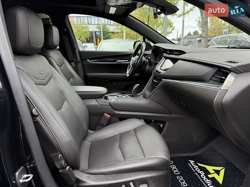 Внедорожник / Кроссовер Cadillac XT5 2021 в Киеве