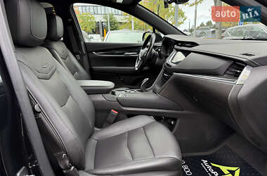 Внедорожник / Кроссовер Cadillac XT5 2021 в 