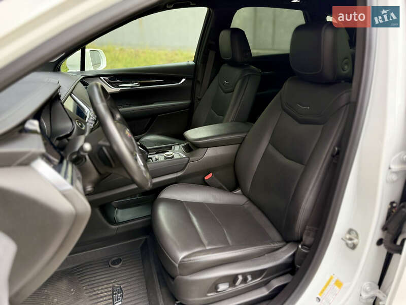 Внедорожник / Кроссовер Cadillac XT5 2021 в Харькове