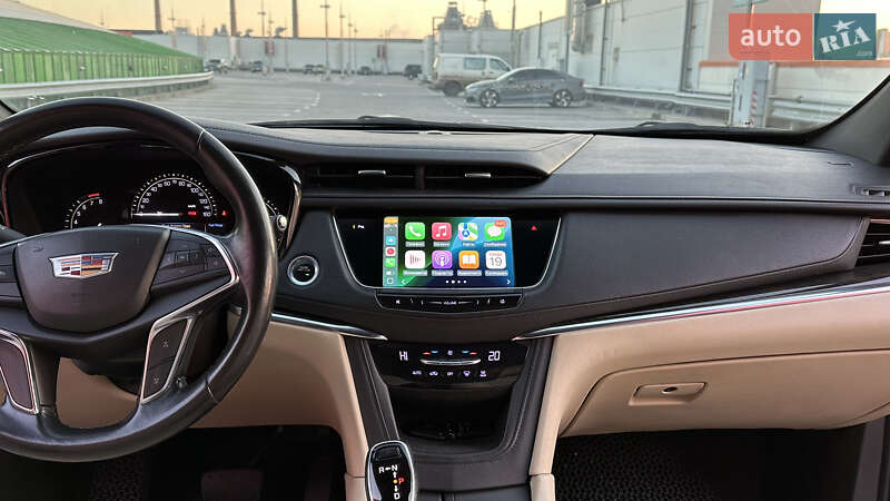 Внедорожник / Кроссовер Cadillac XT5 2018 в Киеве