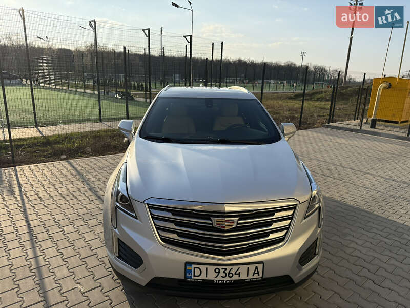 Внедорожник / Кроссовер Cadillac XT5 2017 в Виннице
