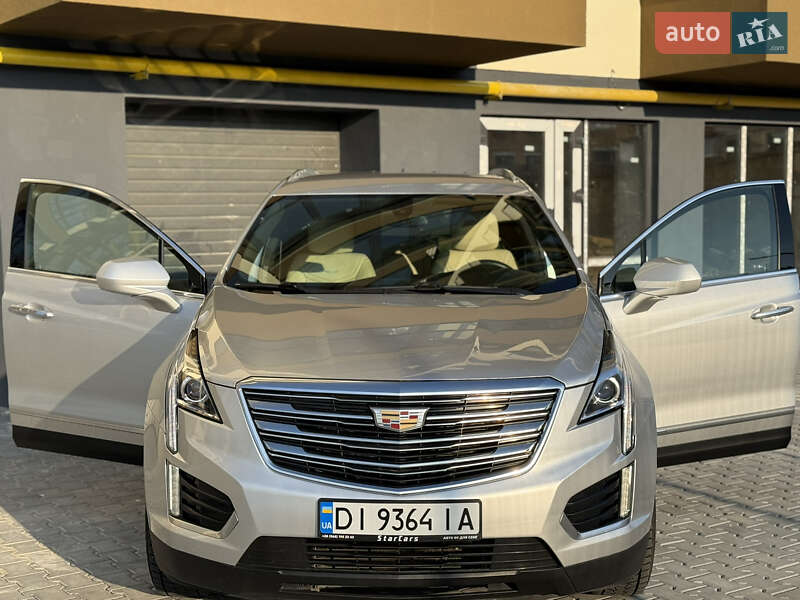Внедорожник / Кроссовер Cadillac XT5 2017 в Виннице