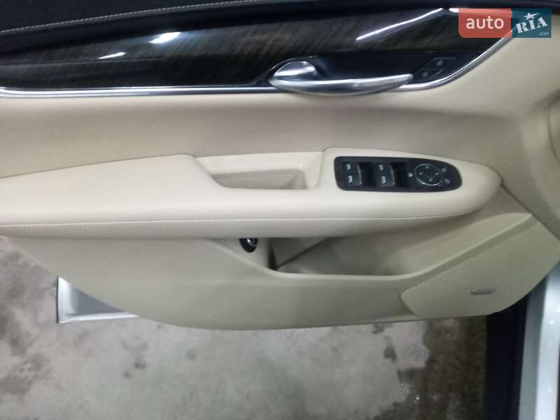 Внедорожник / Кроссовер Cadillac XT5 2019 в Шептицькому