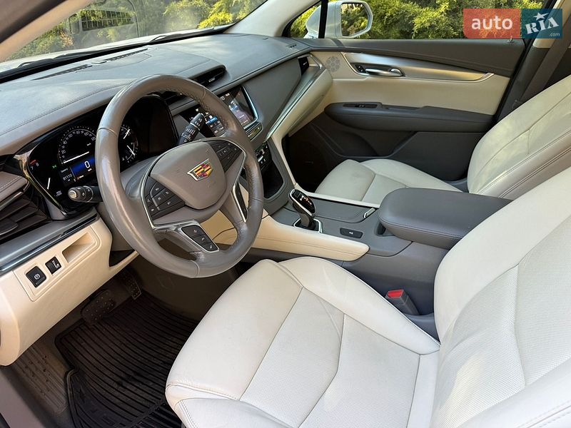 Внедорожник / Кроссовер Cadillac XT5 2018 в Новомосковске