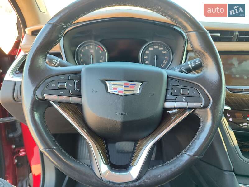 Внедорожник / Кроссовер Cadillac XT6 2020 в Измаиле