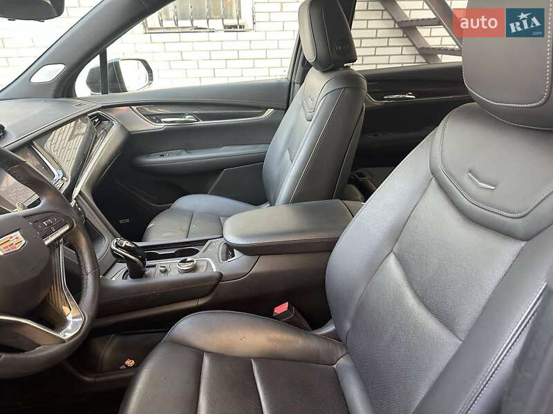 Внедорожник / Кроссовер Cadillac XT6 2019 в Киеве