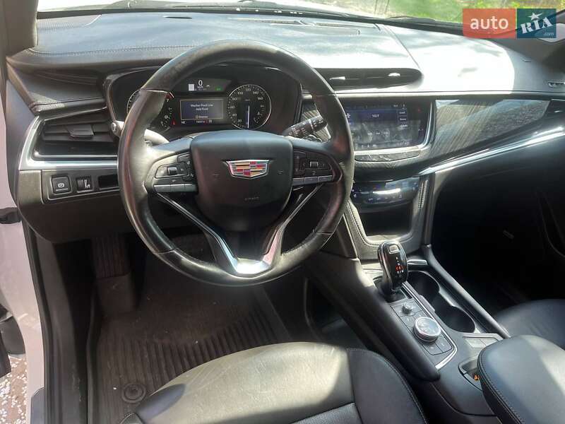 Внедорожник / Кроссовер Cadillac XT6 2019 в Киеве