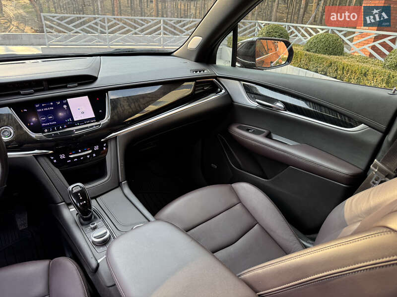 Внедорожник / Кроссовер Cadillac XT6 2019 в Киеве
