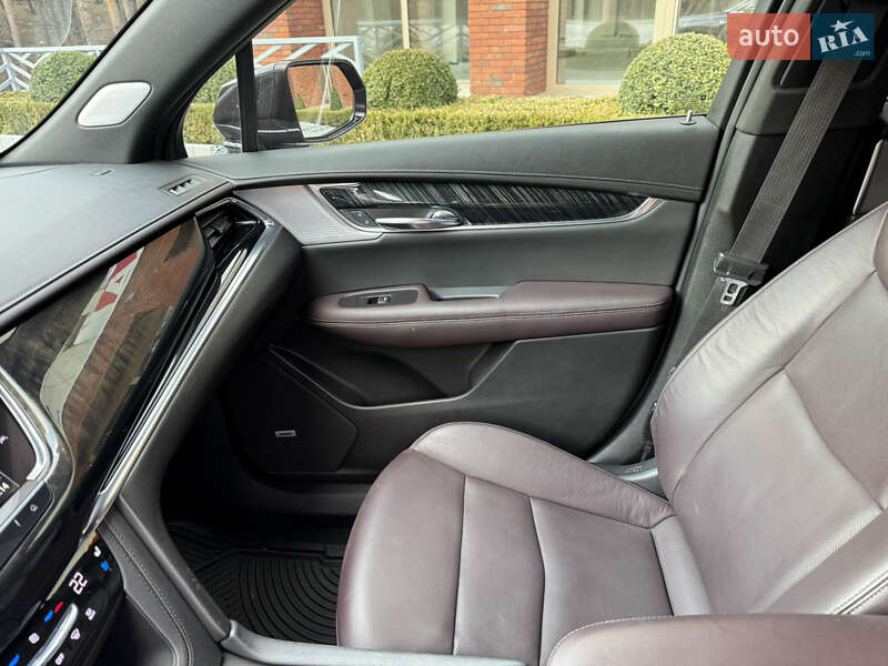 Внедорожник / Кроссовер Cadillac XT6 2019 в Киеве