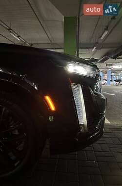 Позашляховик / Кросовер Cadillac XT6 2021 в 