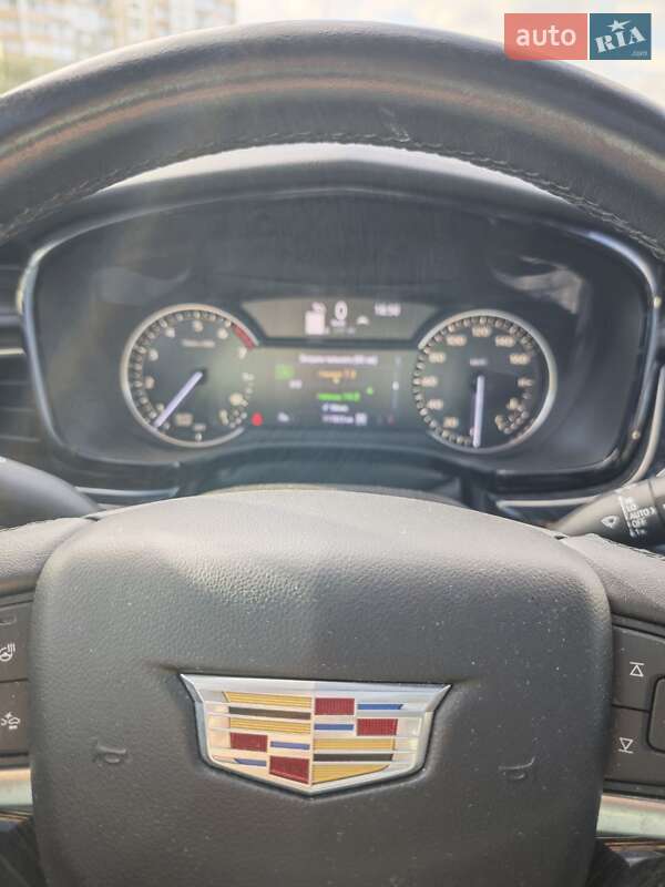 Внедорожник / Кроссовер Cadillac XT6 2019 в Киеве