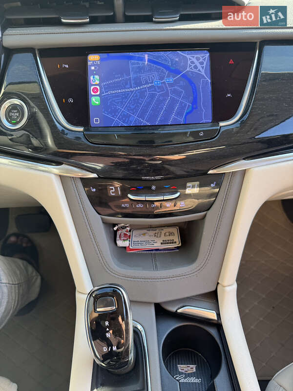 Универсал Cadillac XT6 2022 в Днепре