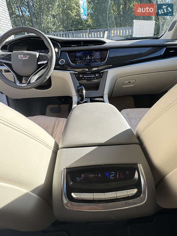 Универсал Cadillac XT6 2022 в Днепре