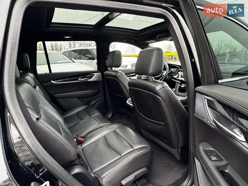 Внедорожник / Кроссовер Cadillac XT6 2019 в Киеве