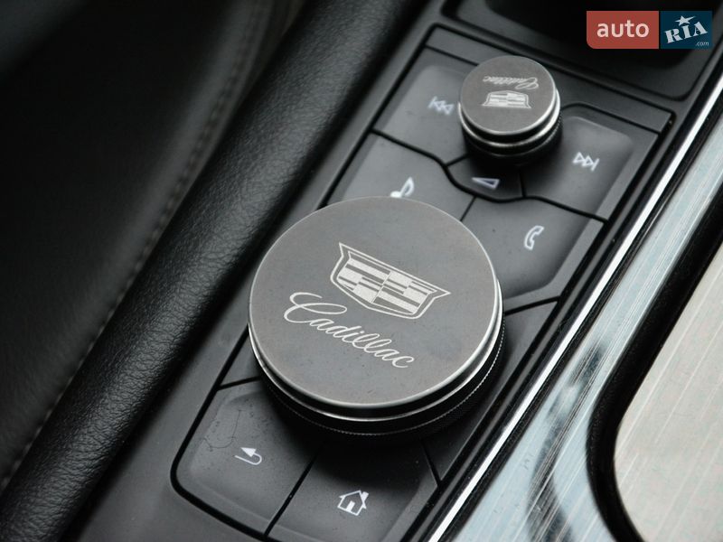 Позашляховик / Кросовер Cadillac XT6 2021 в Києві