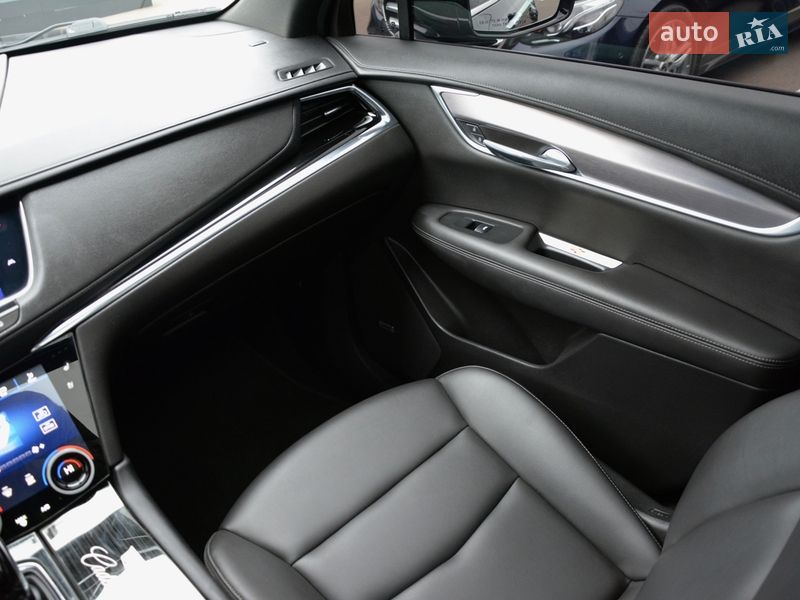 Позашляховик / Кросовер Cadillac XT6 2021 в Києві