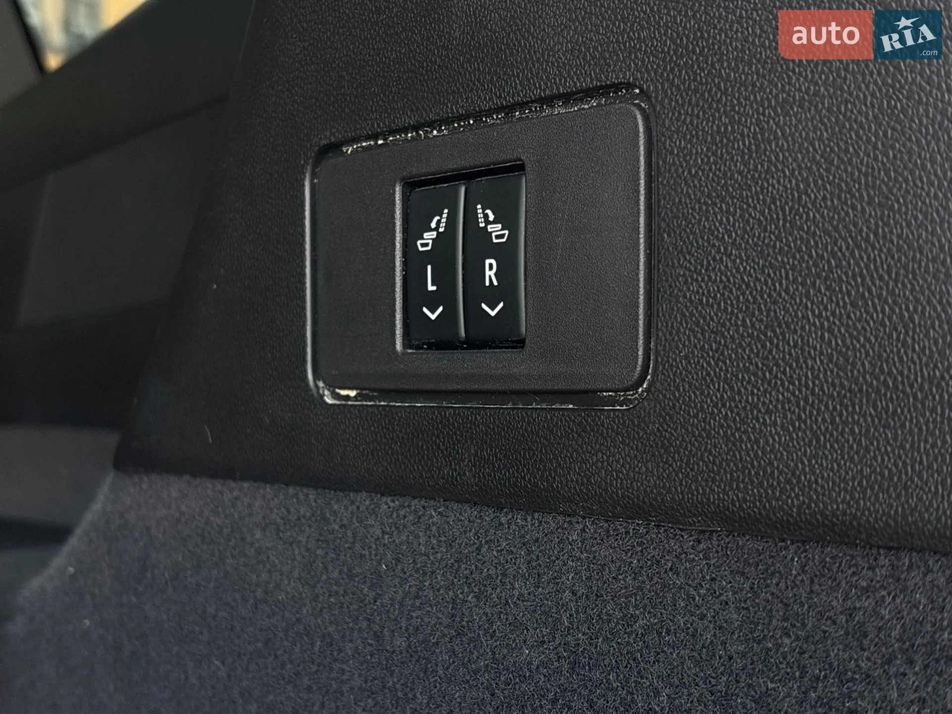 2021 Cadillac XT6 - мініатюра 38