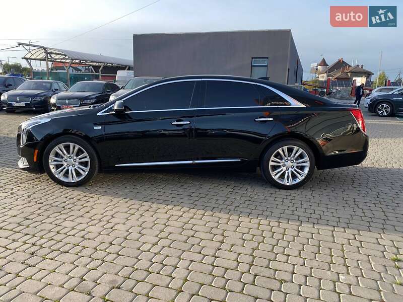 Седан Cadillac XTS 2019 в Львові