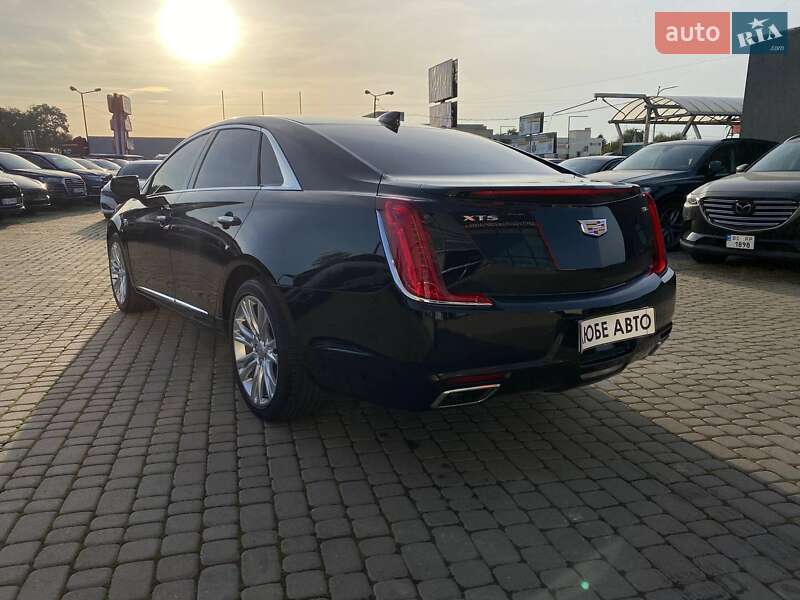Седан Cadillac XTS 2019 в Львові