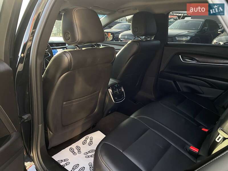 Седан Cadillac XTS 2019 в Львові