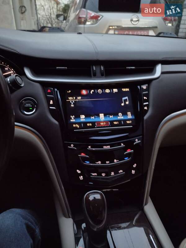 Седан Cadillac XTS 2017 в Львове