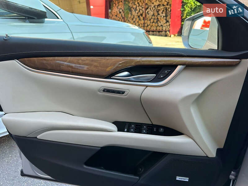 Седан Cadillac XTS 2018 в Києві