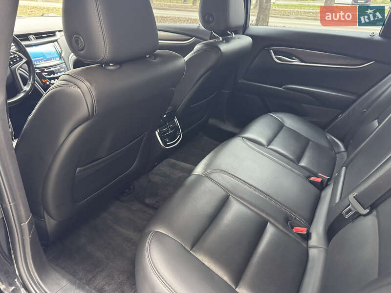 Седан Cadillac XTS 2018 в Ужгороді