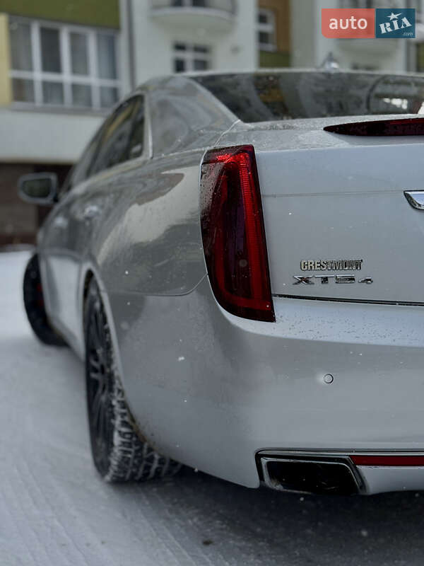 Седан Cadillac XTS 2012 в Івано-Франківську