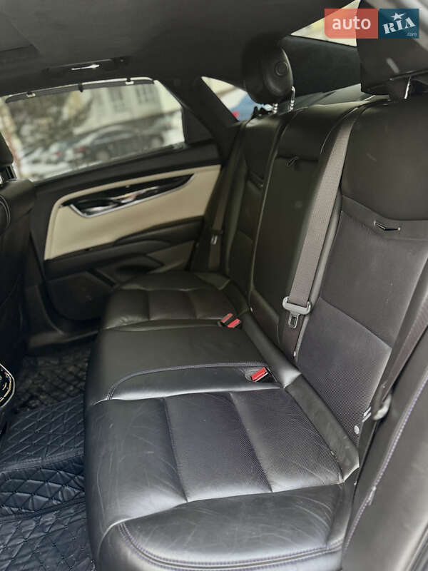 Седан Cadillac XTS 2012 в Івано-Франківську