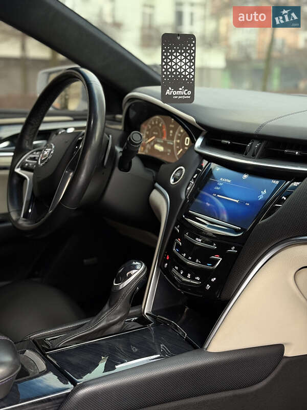 Седан Cadillac XTS 2012 в Івано-Франківську