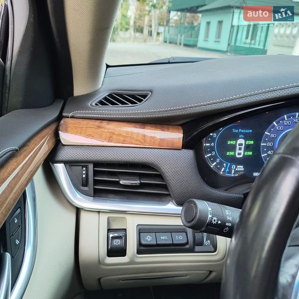 Седан Cadillac XTS 2019 в Никополе