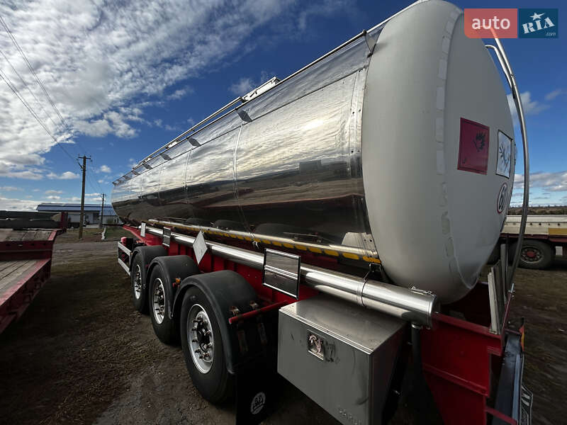 Цистерна напівпричіп Cardi 39S3 2005 в Павлограді