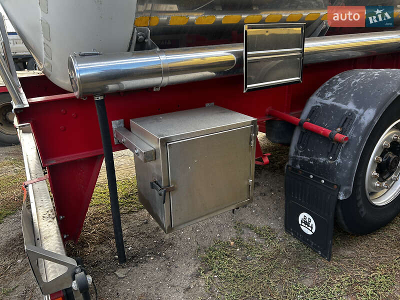 Цистерна напівпричіп Cardi 39S3 2005 в Павлограді