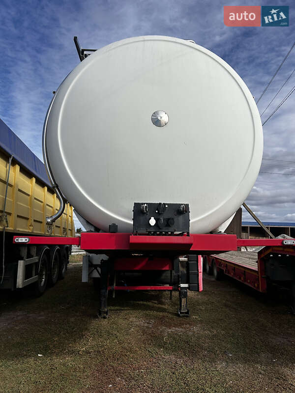 Цистерна напівпричіп Cardi 39S3 2005 в Павлограді