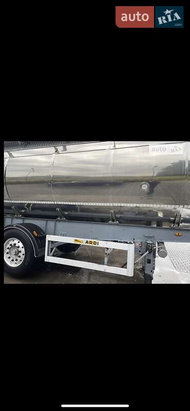 Цистерна полуприцеп Cardi SP 2004 в Иршаве