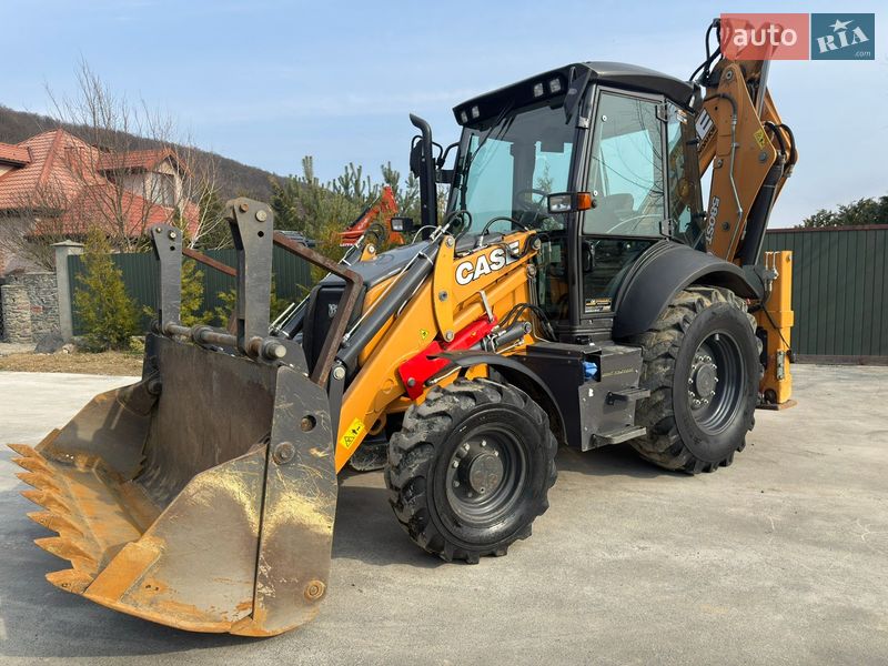 Экскаватор погрузчик Case Construction 580 SR 2020 в Ужгороде