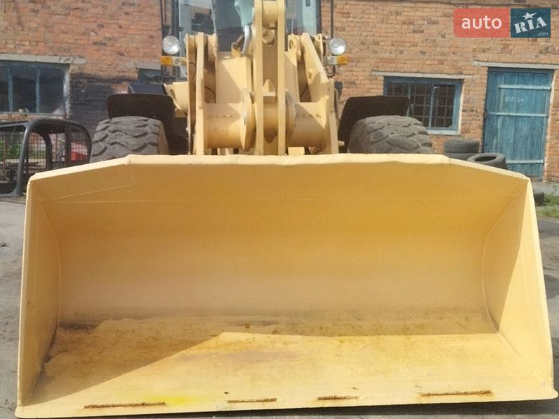 Фронтальні навантажувачі Case Construction 721E 2006 в Романіву