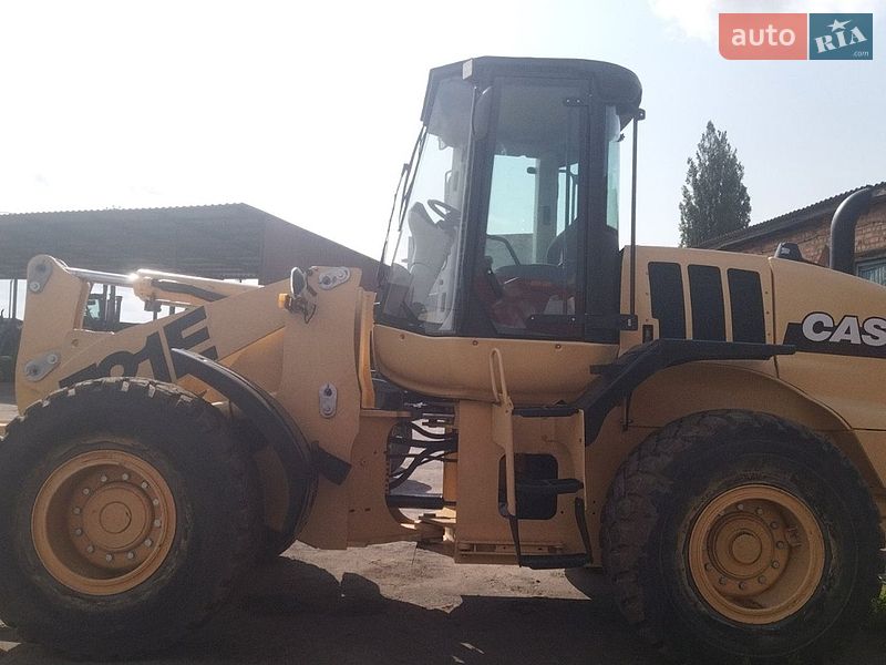Фронтальні навантажувачі Case Construction 721E 2006 в Романіву