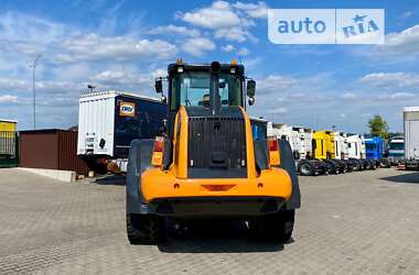 Фронтальный погрузчик Case Construction 821E 2008 в 