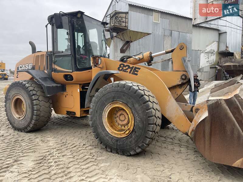Фронтальні навантажувачі Case Construction 821E 2007 в Києві