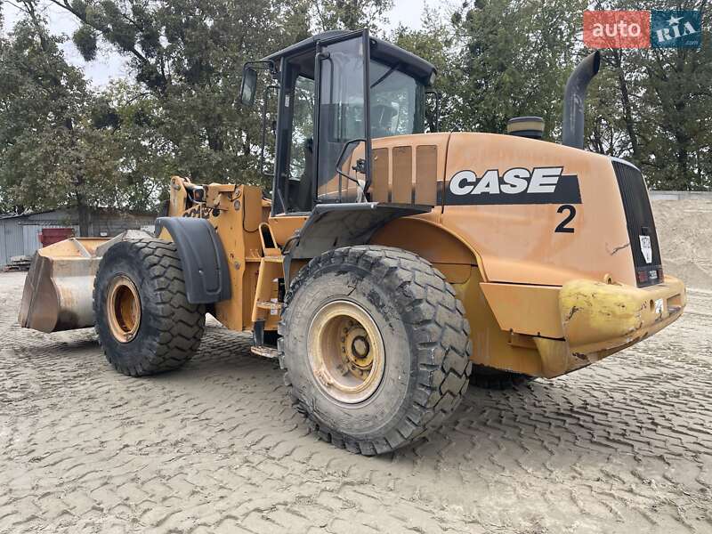 Фронтальні навантажувачі Case Construction 821E 2007 в Києві