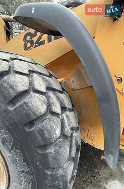 Фронтальні навантажувачі Case Construction 821E 2007 в Києві