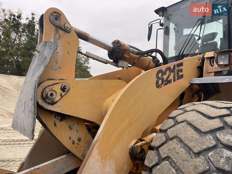 Фронтальні навантажувачі Case Construction 821E 2007 в Києві