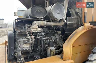 Фронтальні навантажувачі Case Construction 821E 2007 в Києві