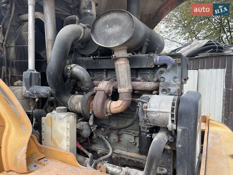 Фронтальні навантажувачі Case Construction 821E 2007 в Києві