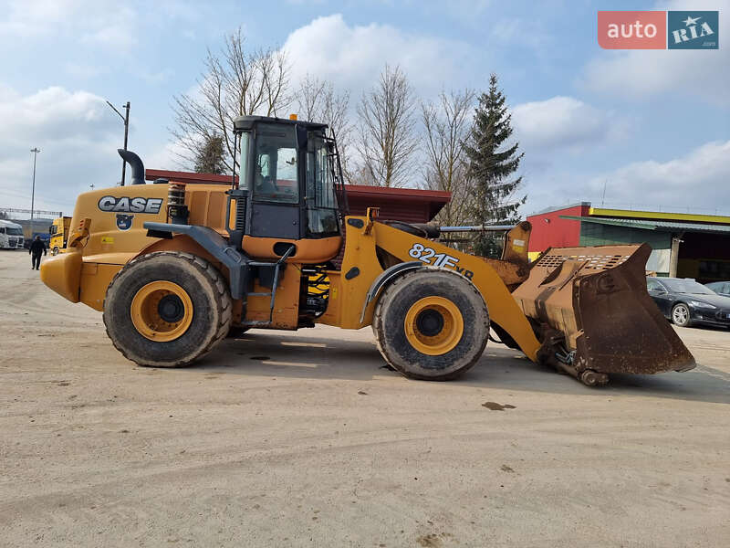 Фронтальні навантажувачі Case Construction 821E 2016 в 