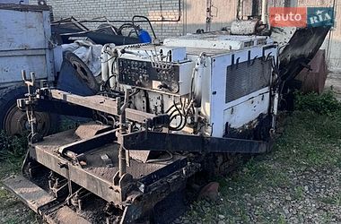 Асфальтоукладчик Case IH 2366 1992 в Стрию